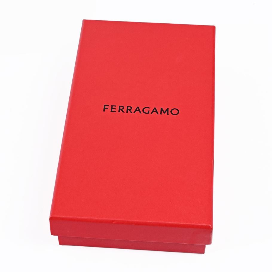 未使用　サルヴァトーレフェラガモ FIAMMETTA 8 1/2 箱保存袋付き スペシャルラッピング付き】フェラガモ Salvatore Ferragamo