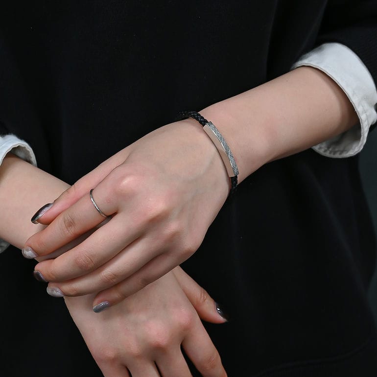 モンアート MONART ブレスレット レディース ウーブンレザー エングレーブ刻印 メタルプレート ブラック MASON BR/123 D S Made in Italy 名入れ可有料 正規代理店