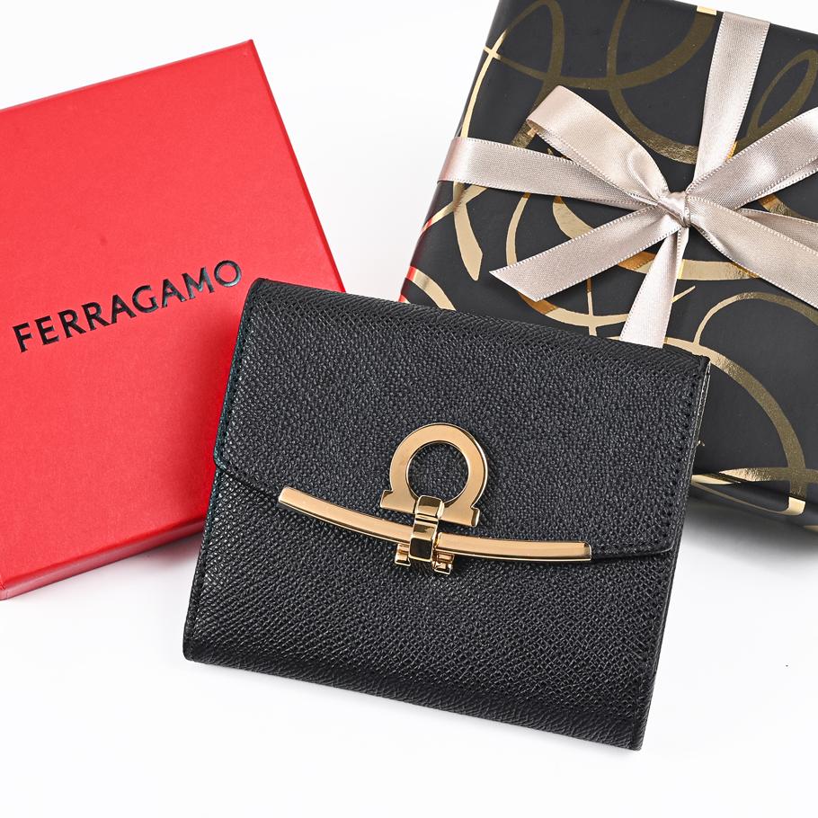 【名入れ可有料】【スペシャルラッピング付き】フェラガモ Salvatore Ferragamo サルヴァトーレフェラガモ 二つ折り財布 小銭入れ付き ウォレット ガンチーニ レディース ブラック 22C877 673998 0673998