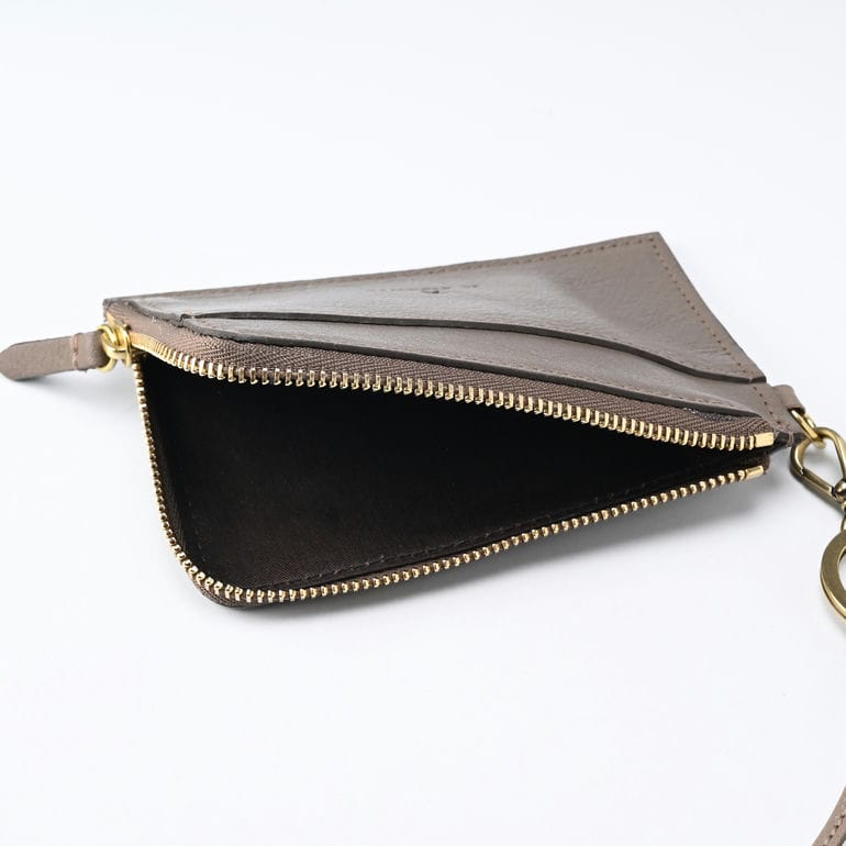 【名入れ可有料】イルビゾンテ IL BISONTE コインケース ネックストラップ付 L字ファスナー メンズ レディース 小銭入れ バケッタレザー グレー SCP064PV0001GY115B【スペシャルラッピング660円(別売り)】