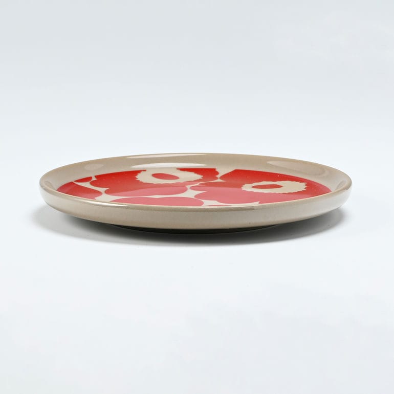 【名入れ可有料】マリメッコ marimekko プレート スモール 13.5cm Unikko ウニッコ レッド×テラ(ブラウン) 72860 072860 830 北欧食器 洋食器 北欧デザイン 小皿 テーブルウエア 【スペシャルラッピング660円(別売り)】