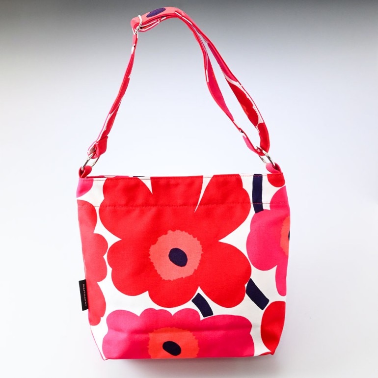 マリメッコ marimekko バッグ ショルダーバッグ Pieni Unikko Venni ウニッコ ホワイト×レッド 048296 001 北欧雑貨 北欧デザイン