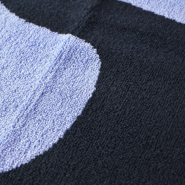 マリメッコ marimekko ハンドタオル 30×30cm ミニタオル ハンカチ Seireeni セイレーニ ダークブルー×ライトブルー 072210 500 名入れ 刺しゅう可有料 北欧雑貨 北欧デザイン  ネコポス限定 送料無料<br>【スペシャルラッピング660円(別売り)】