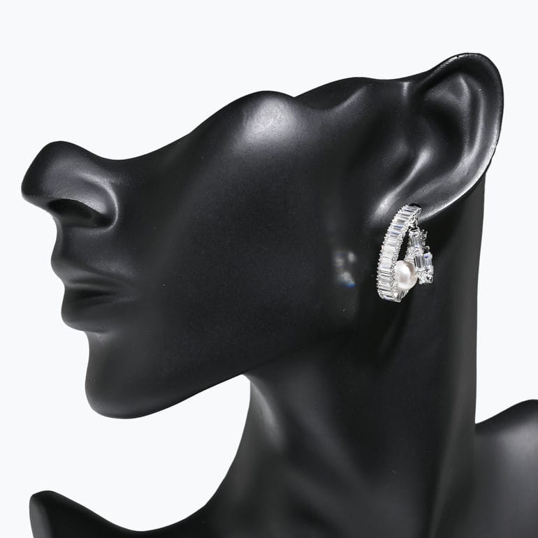 スワロフスキー SWAROVSKI ピアス アリアナ・グランデ