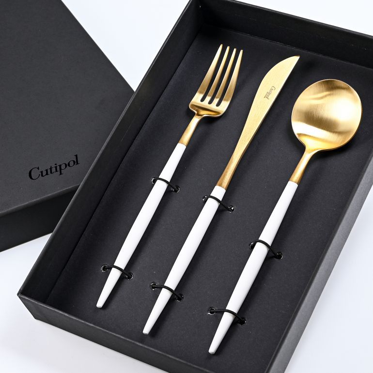 クチポール Cutipol GOA ゴア ホワイト/ゴールド 3点セット ディナー ナイフ フォーク スプーン 洋食器【名入れ対応】【スペシャルラッピング660円(別売り)】