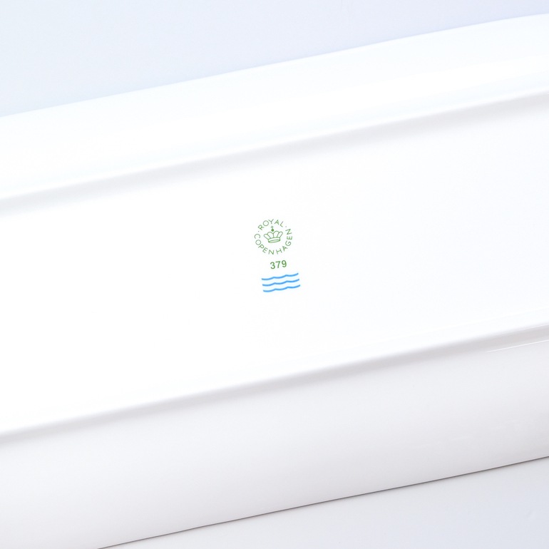 ロイヤルコペンハーゲン ROYAL COPENHAGEN スターフルーテッド プレート ディッシュ 39cm×16cm 2503379 1017444 北欧食器 洋食器 名入れ可有料 【スペシャルラッピング660円(別売り)】