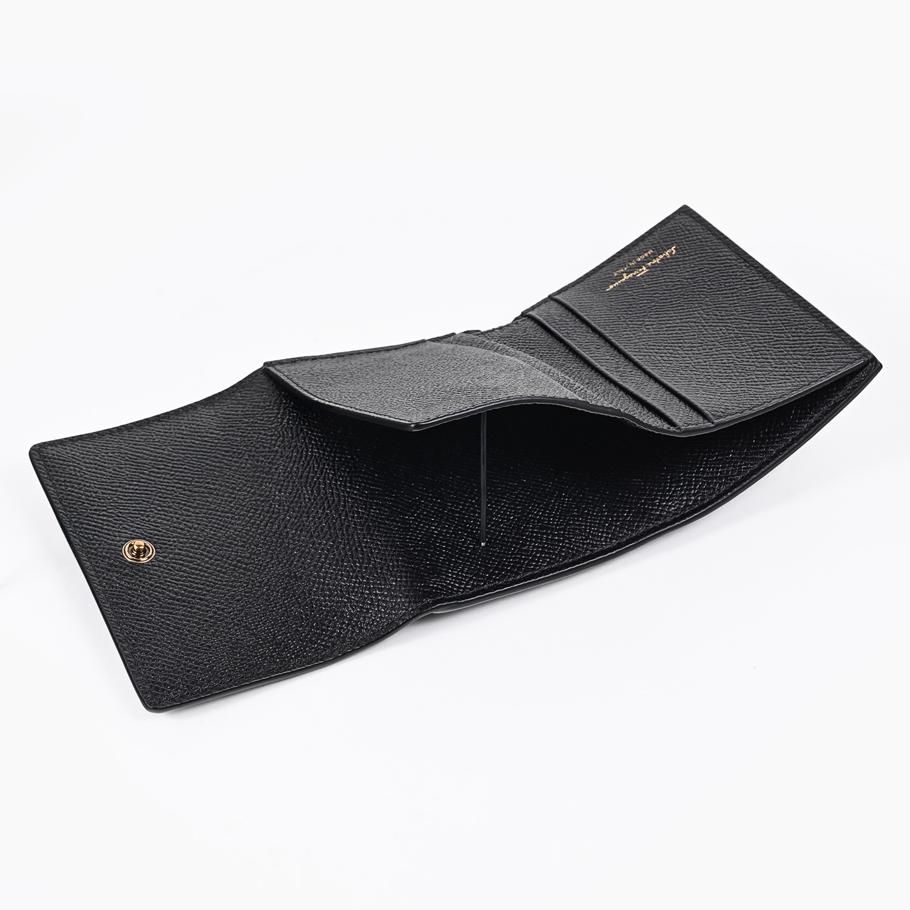 【名入れ可有料】【スペシャルラッピング付き】フェラガモ Salvatore Ferragamo サルヴァトーレフェラガモ 三つ折り財布 小銭入れ付き コンパクトウォレット ダブル・ガンチーニ レディース ブラック 220862 779894 0779894