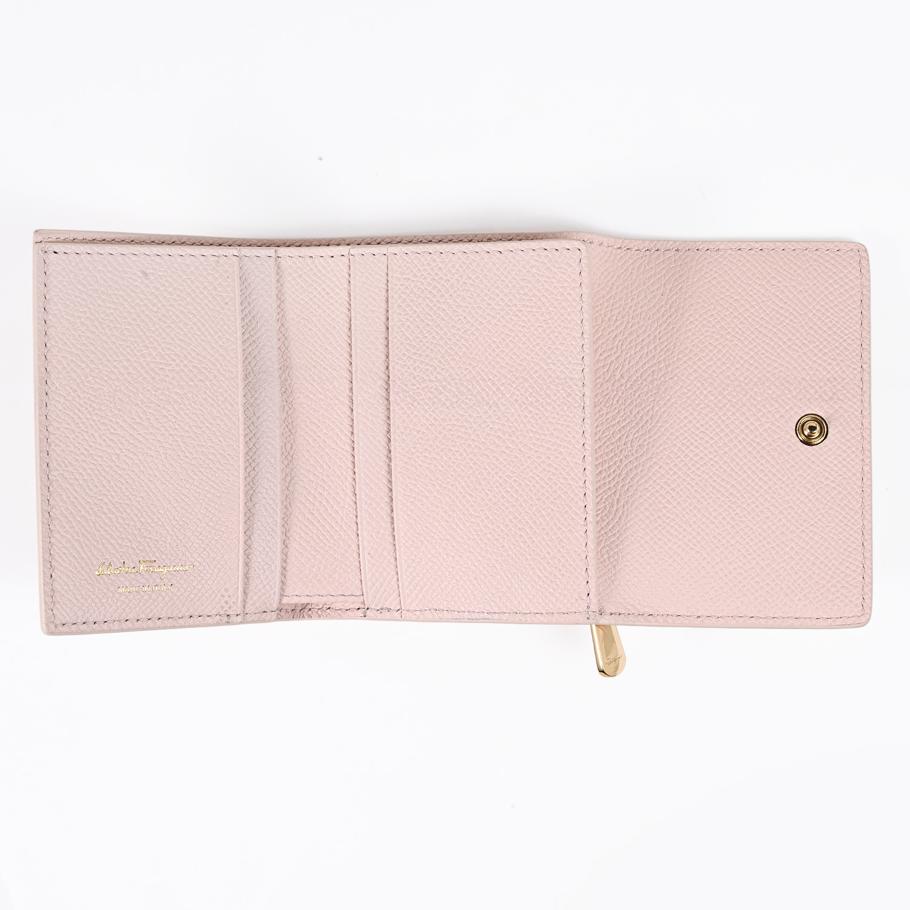 サルヴァトーレ フェラガモ　三つ折り財布　ヴァラリボン　ピンク スペシャルラッピング付き】フェラガモ Salvatore Ferragamo