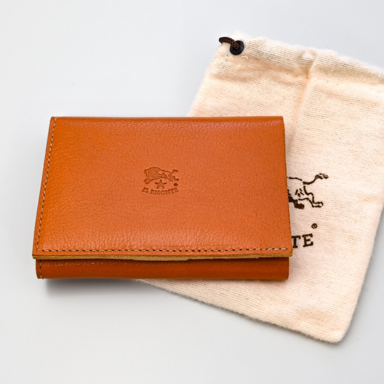 イルビゾンテ IL BISONTE 財布 ミニ財布 小銭入れなし メンズ レディース バケッタレザー キャラメル ヤキヌメ C1112 EP 145O【スペシャルラッピング660円(別売り)】