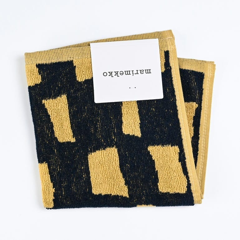 マリメッコ marimekko ハンドタオル 30×30cm ミニタオル ハンカチ Iso Noppa イソ ノッパ イエロー×ネイビーブルー 72532 072532 980 北欧雑貨 北欧デザイン 【スペシャルラッピング660円(別売り)】 母の日 刺しゅう名入れ可（工賃別売り）