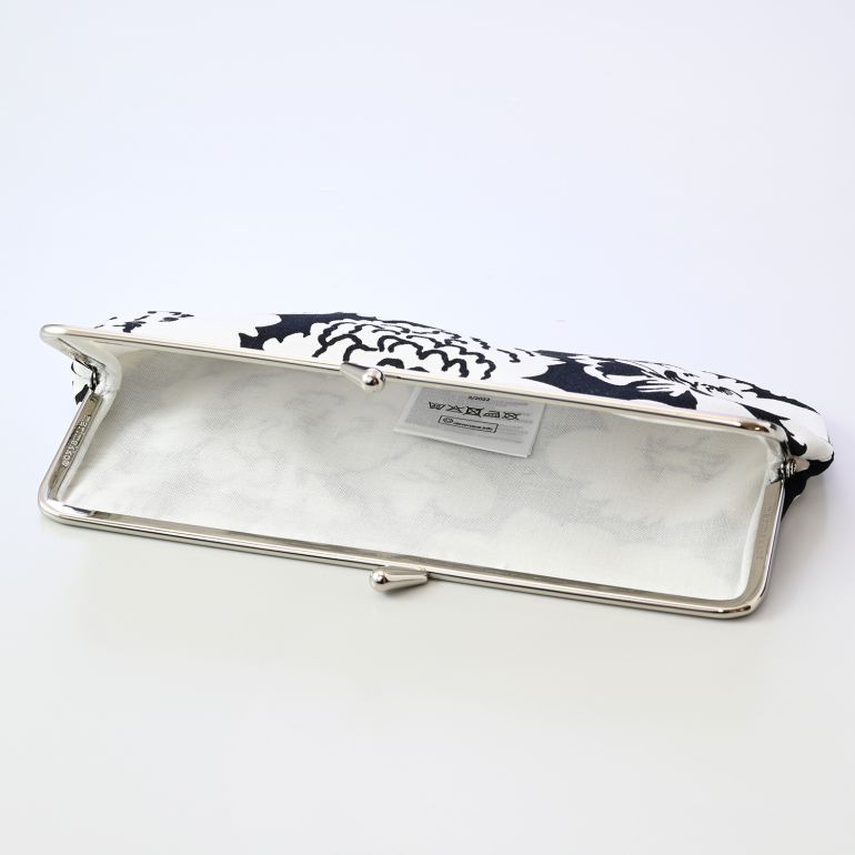 マリメッコ marimekko 小物入れ ポーチ ペンケース がま口 Puolikas Kukkaro Pieni Pioni ブラック×オフホワイト 091441 911 刺しゅう可有料 北欧雑貨 北欧デザイン ネコポス限定 送料無料<br>【スペシャルラッピング660円(別売り)】