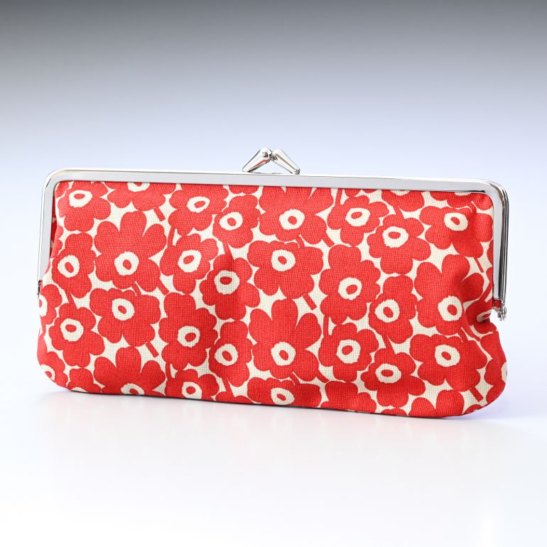 マリメッコ marimekko 小物入れ ポーチ ペンケース がま口 Puolikas Kukkaro Pieni Unikko ベージュ×レッド 091438 836 刺しゅう可有料 北欧雑貨 北欧デザイン ネコポス限定 送料無料