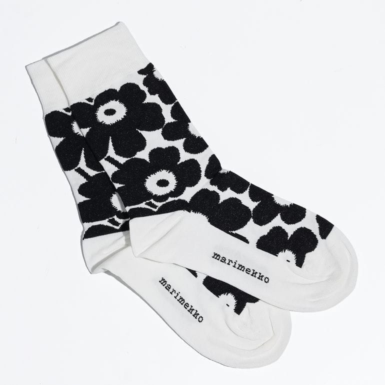 マリメッコ marimekko レディース ソックス 靴下 くつ下 KIRMAILLA Unikko ウニッコ ブラック ホワイト 全2サイズ 91498 091498 190 北欧雑貨 北欧デザイン ネコポス限定 送料無料<br>【スペシャルラッピング660円(別売り)】