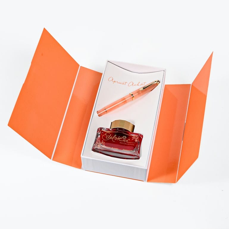 ペリカン Pelikan 万年筆 インクセット 2025限定色 Classic クラシック アプリコット アゲート M200 ペン先EF(極細字) 特別生産品 高級筆記具 万年筆 文房具【スペシャルラッピング660円(別売り)】