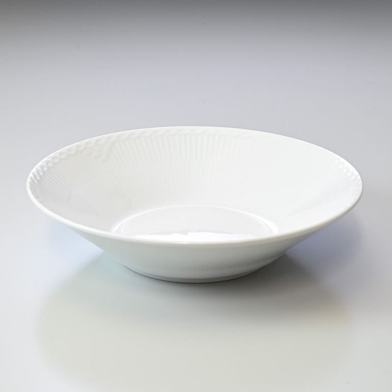 ロイヤルコペンハーゲン ホワイトフルーテッド ハーフレース 深皿 ディーププレート 24cm 1128606(1061054) 北欧食器 洋食器 ROYAL COPENHAGEN【スペシャルラッピング660円(別売り)】