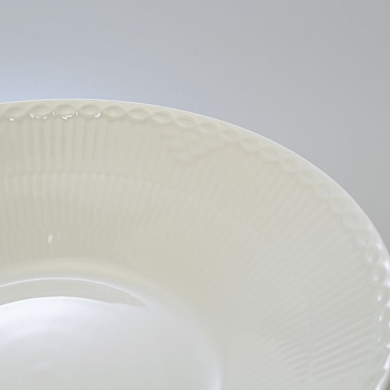 ロイヤルコペンハーゲン ホワイトフルーテッド ハーフレース 深皿 ディーププレート 24cm 1128606(1061054) 北欧食器 洋食器 ROYAL COPENHAGEN【スペシャルラッピング660円(別売り)】