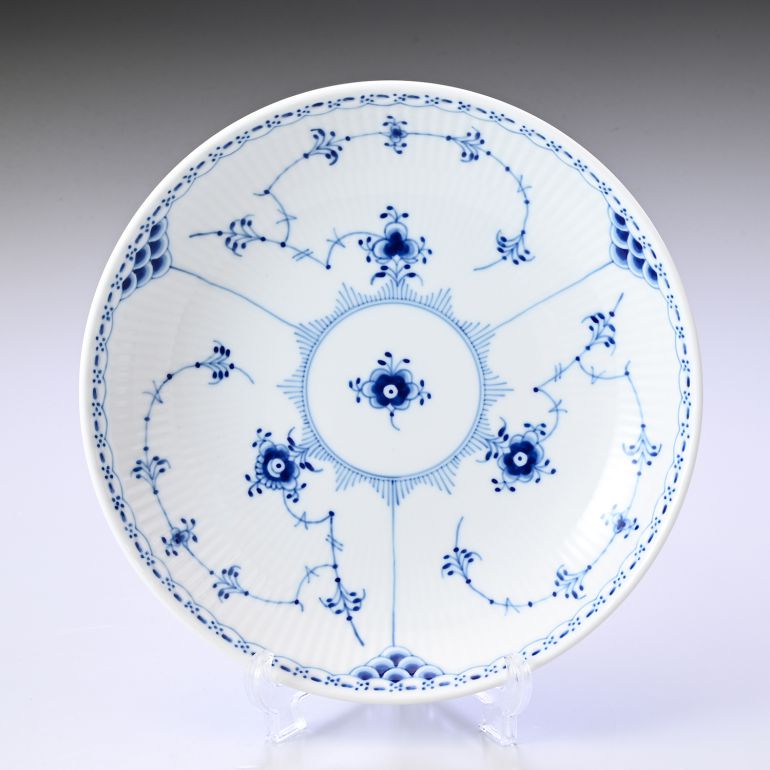 ロイヤルコペンハーゲン ブルーフルーテッド ハーフレース ディーププレート 20cm 1102730(1061051) 名入れ可有料 ※名入れ別売り 北欧食器 洋食器 ROYAL COPENHAGEN【スペシャルラッピング660円(別売り)】