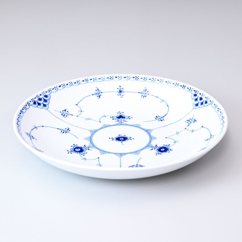 ロイヤルコペンハーゲン ブルーフルーテッド ハーフレース ディーププレート 25cm  1102731(1061052) 名入れ可有料 ※名入れ別売り 北欧食器 洋食器 ROYAL COPENHAGEN【スペシャルラッピング660円(別売り)】