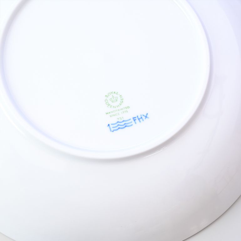 ロイヤルコペンハーゲン ブルーフルーテッド ハーフレース ディーププレート 25cm  1102731(1061052) 名入れ可有料 ※名入れ別売り 北欧食器 洋食器 ROYAL COPENHAGEN【スペシャルラッピング660円(別売り)】
