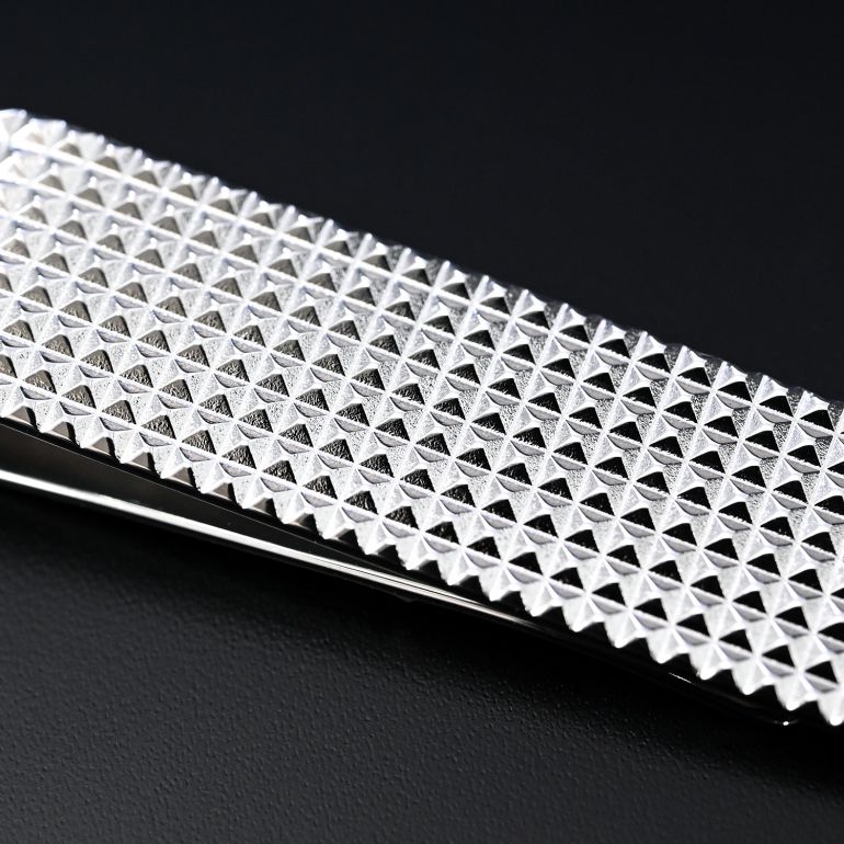 モンアート MONART マネークリップ ピラミッドスタッズ シルバー URANO MC15 Made in Italy 名入れ可有料 正規代理店