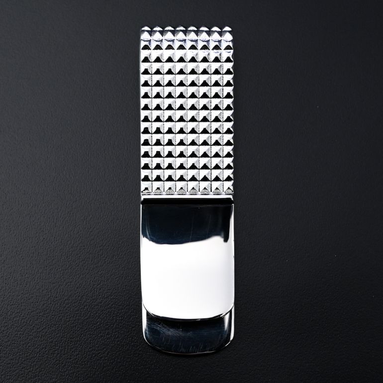 モンアート MONART マネークリップ ピラミッドスタッズ シルバー URANO MC15 Made in Italy 名入れ可有料 正規代理店