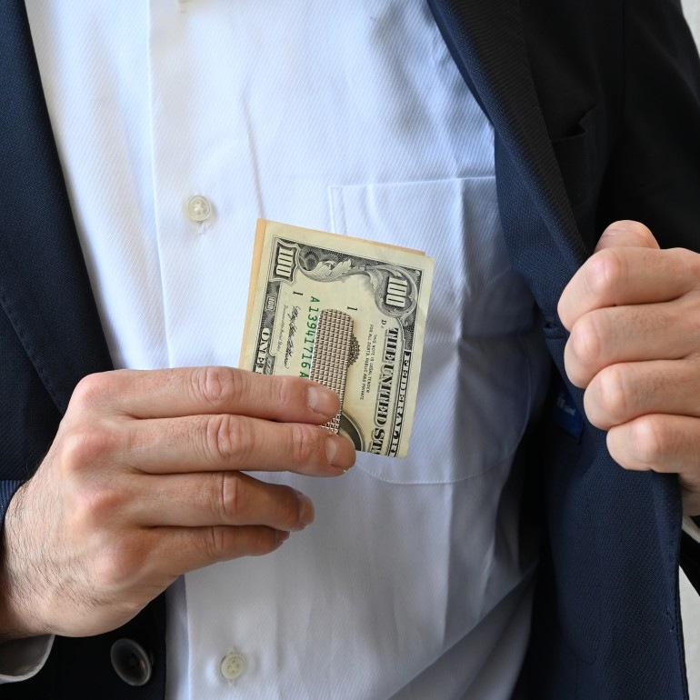 モンアート MONART マネークリップ ピラミッドスタッズ シルバー URANO MC15 Made in Italy 名入れ可有料 正規代理店