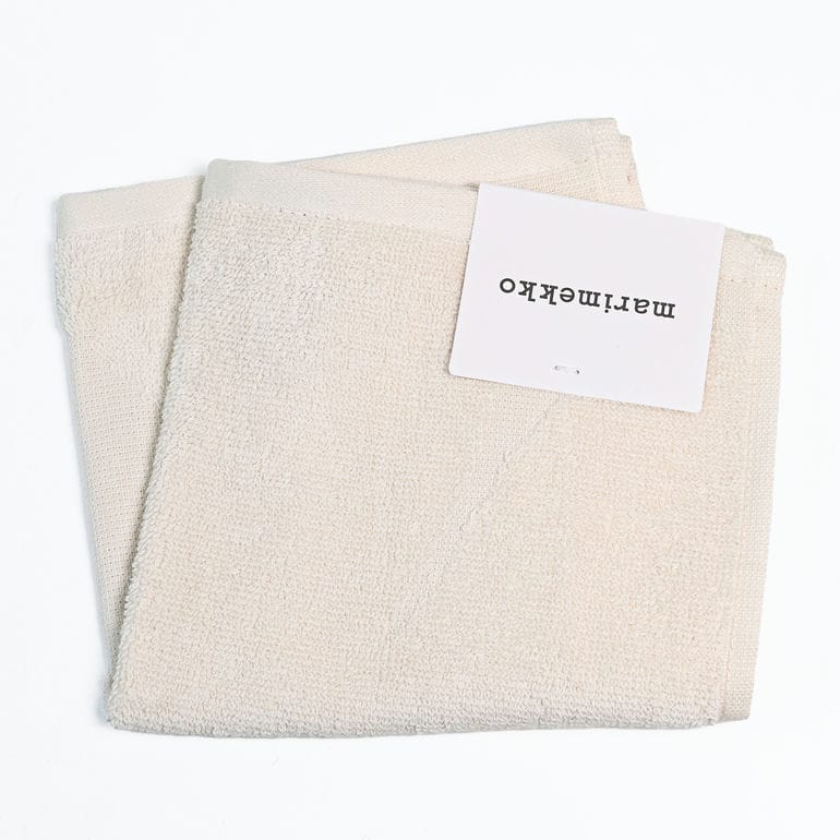 【刺しゅう名入れ可有料】マリメッコ marimekko ハンドタオル ミニタオル ハンカチ Unikko ウニッコ ソリッド MINIPYYHE オフホワイト 73894 073894 100 北欧雑貨 北欧デザイン クロネコゆうパケット限定 送料無料<br>【スペシャルラッピング660円(別売り)】