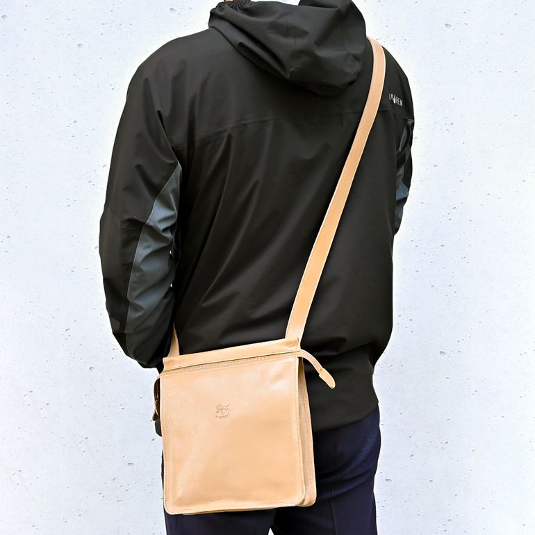 イルビゾンテ Il Bisonte バッグ ショルダーバッグ メンズ メッセンジャーバッグ バケッタレザー ナチュラル r067pv0001 Na135b Il Bisonte バッグ エイレベル公式通販 ブランド品をお求めやすく提供 イルビゾンテ Il Bisonte バッグ ショルダーバッグ メンズ メッセンジャーバッグ バケッタレザー ナチュラル r067pv0001 Na135b Il Bisonte バッグ エイレベル公式通販 ブランド品をお求めやすく提供