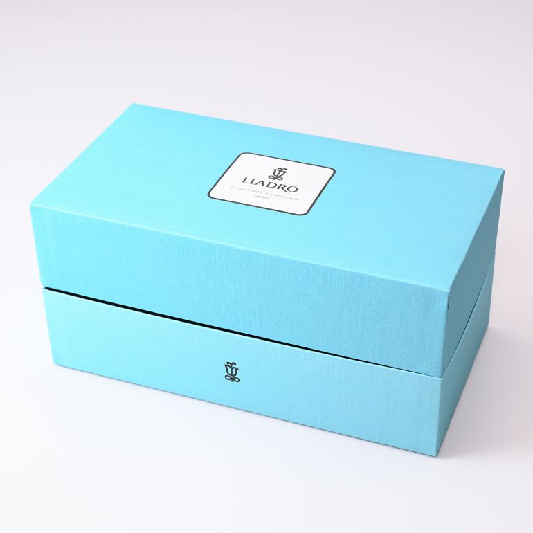 リヤドロ 小鳥と話す少女 フィギュア 人形 女性 女の子 花 LLADRO リアドロ フィギュリン 01005217 インテリア オブジェ 置物【スペシャルラッピング1100円(別売り)】