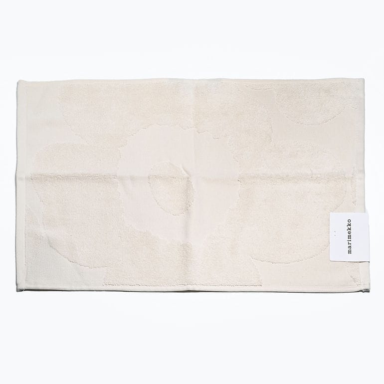 【刺しゅう名入れ可有料】マリメッコ marimekko ゲストタオル 50×32cm フェイスタオル Unikko ウニッコ ソリッド VIERASPYYHE オフホワイト 73893 073893 100 北欧雑貨 北欧デザイン ネコポス限定 送料無料<br>【スペシャルラッピング660円(別売り)】