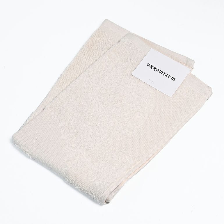 【刺しゅう名入れ可有料】マリメッコ marimekko ゲストタオル 50×32cm フェイスタオル Unikko ウニッコ ソリッド VIERASPYYHE オフホワイト 73893 073893 100 北欧雑貨 北欧デザイン ネコポス限定 送料無料<br>【スペシャルラッピング660円(別売り)】