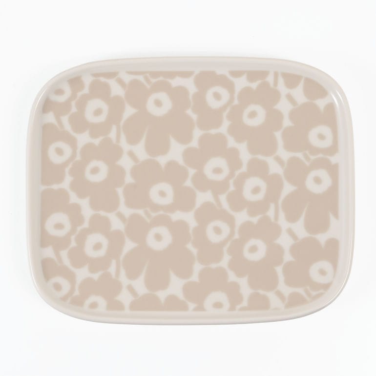 マリメッコ marimekko プレート スクエア 2025冬新作 ピクイネン ウニッコ ホワイト ストロー 75639 075639 120 小皿 洋食器 テーブルウェア 北欧食器 北欧デザイン<br>【スペシャルラッピング660円(別売り)】