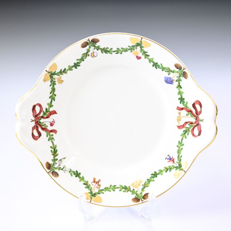 ロイヤルコペンハーゲン スターフルーテッド クリスマス ケーキディッシュ ディーププレート 深皿 28cm×25cm 日本未発売 2503422(1018148) 北欧食器 洋食器 名入れ可有料 【スペシャルラッピング660円(別売り)】