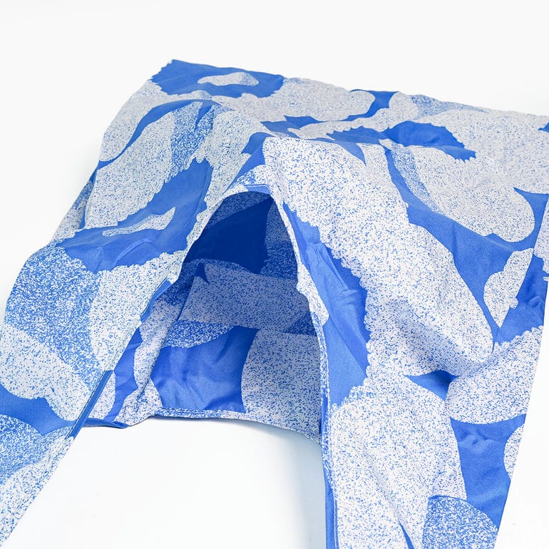 【刺しゅう名入れ可有料】マリメッコ marimekko エコバッグ 買い物袋 スマートバッグ Unikko ウニッコ ブルー 93925 093925 515 北欧雑貨 北欧デザイン  ネコポス限定 送料無料<br>【スペシャルラッピング660円(別売り)】