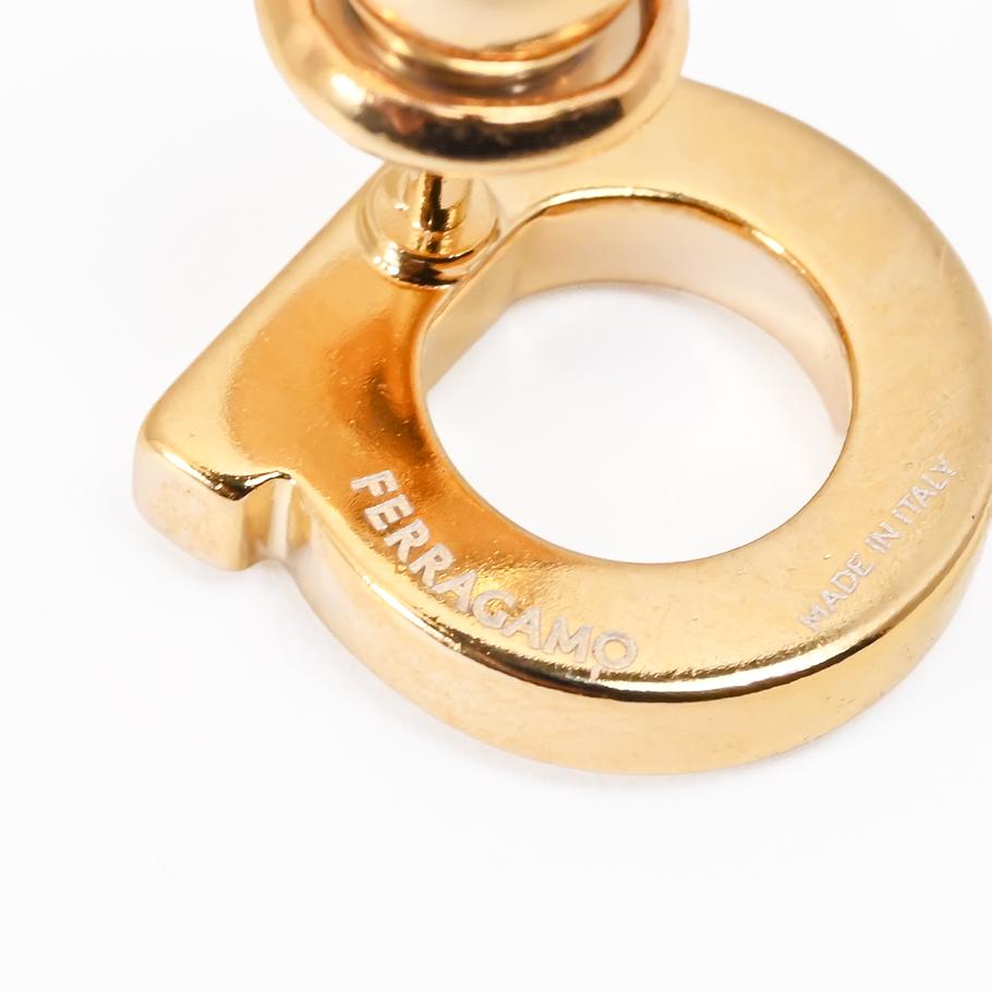 ♡*♡様 今年6月購入　フェラガモ　ピアス FERRAGAMO フェラガモ アクセサリー ガンチーニピアス(S) ピアス