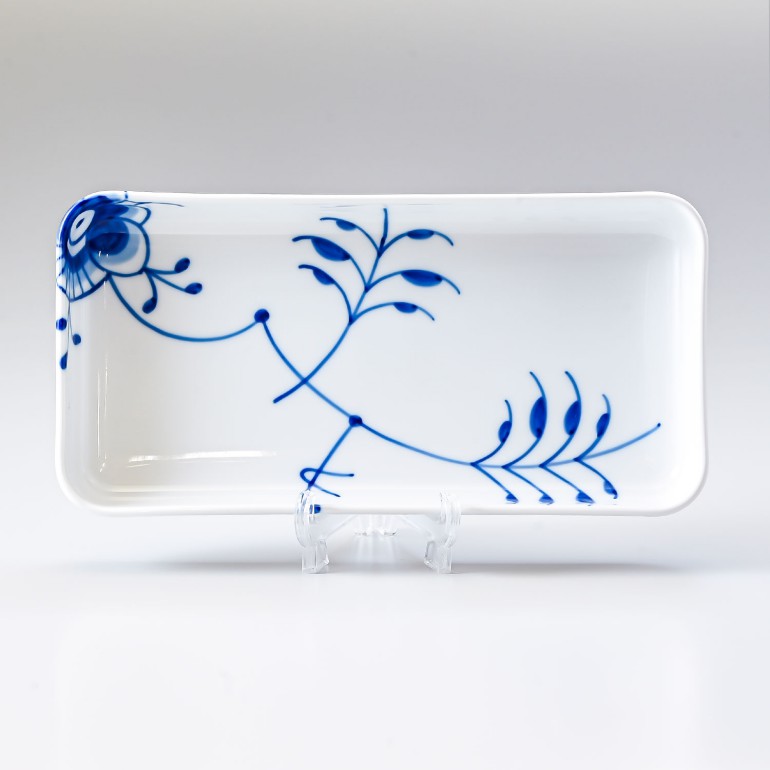 ロイヤルコペンハーゲン ROYAL COPENHAGEN ブルーフルーテッド メガ トレイ スクエアプレート 24cm×12cm 2381377 1017344 北欧食器 洋食器 名入れ可有料 【スペシャルラッピング660円(別売り)】