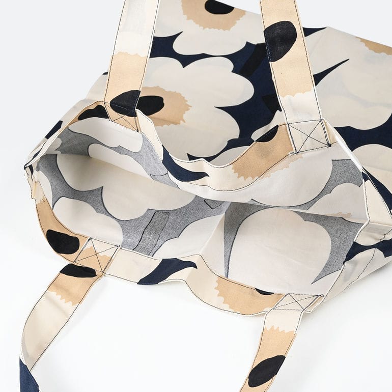 マリメッコ marimekko トートバッグ ウニッコ ファブリック レディース ミッドナイト クリーム 74528 074528 518 北欧雑貨 北欧デザイン ネコポス限定 送料無料<br>【スペシャルラッピング660円(別売り)】