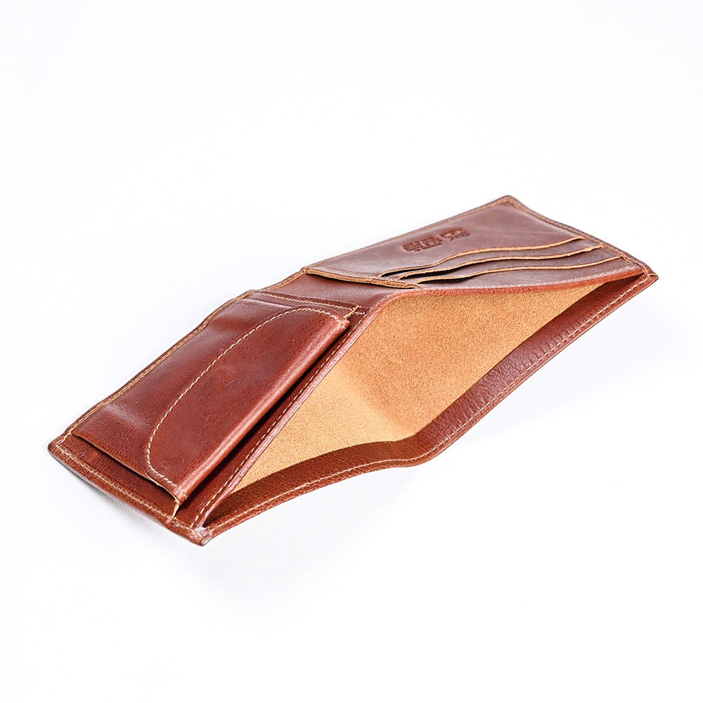 【名入れ無料】 【スペシャルラッピング付】 【純正紙袋付】 イルビゾンテ IL BISONTE 折財布 二つ折り財布 全4種 名入れ込 純正紙袋付属 スペシャルラッピング付き 包装紙23種類から選べる ギフトセット レディース メンズ 本革 誕生日 結婚祝い 結婚式 高級 クリスマス ゴールド名入れ ibs1185 ibs1186 ibs1187 ibs1258
