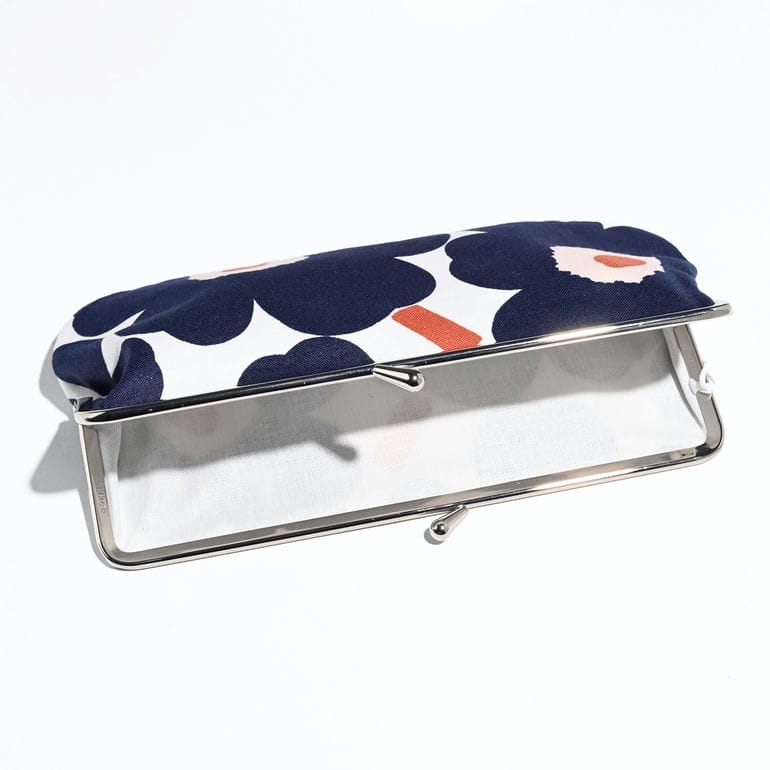 【刺しゅう名入れ可有料】マリメッコ marimekko 小物入れ ポーチ コスメポーチ 化粧ポーチ ペンケース がま口 シルマラシ クッカロ ミニ ウニッコ ネイビーブルー 73793 073793 157 北欧雑貨