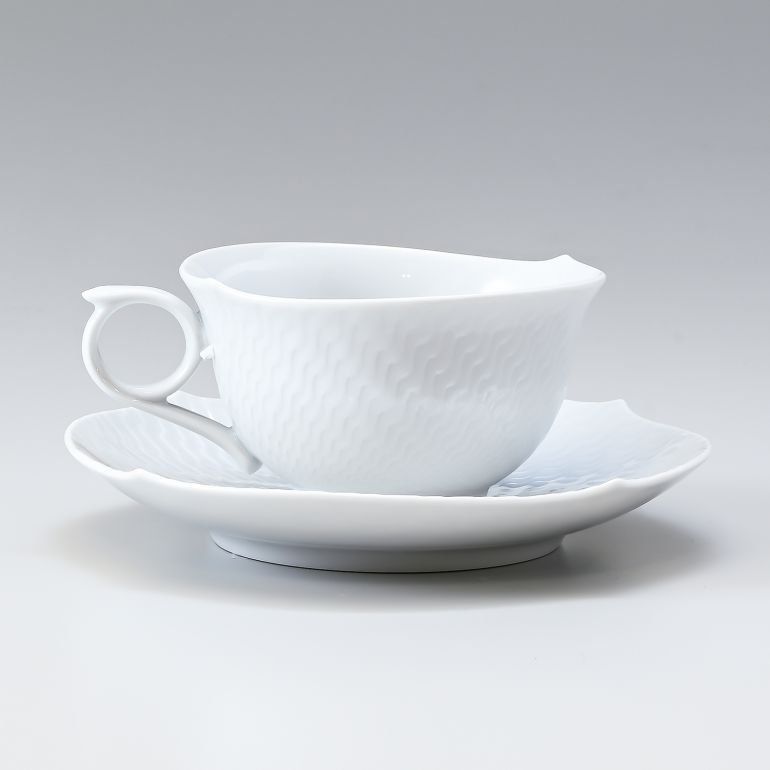 マイセン 2客セット 波の戯れホワイト ティーカップ＆ソーサー 220ml Meissen 000001-29633-1 洋食器 【ドイツ本国のBOX・ドイツ本国の紙袋別売り】 カップアンドソーサー 【スペシャルラッピング1100円(別売り)】