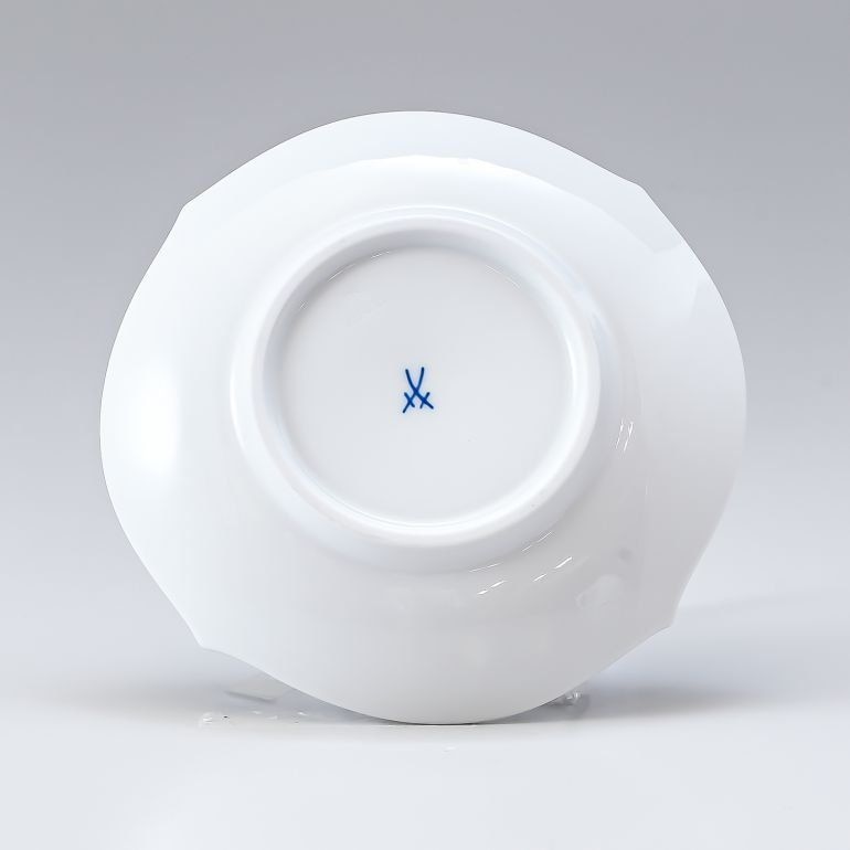 マイセン 2客セット 波の戯れホワイト ティーカップ＆ソーサー 220ml Meissen 000001-29633-1 洋食器 【ドイツ本国のBOX・ドイツ本国の紙袋別売り】 カップアンドソーサー 【スペシャルラッピング1100円(別売り)】
