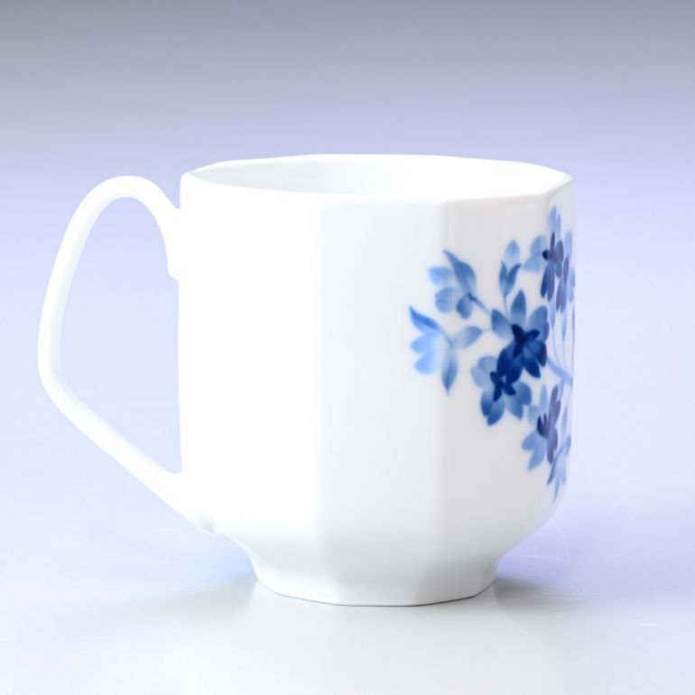 ロイヤルコペンハーゲン ブロムスト ジリーフラワー マグカップ 330ml 1028400 北欧食器 洋食器 ROYAL COPENHAGEN【スペシャルラッピング660円(別売り)】