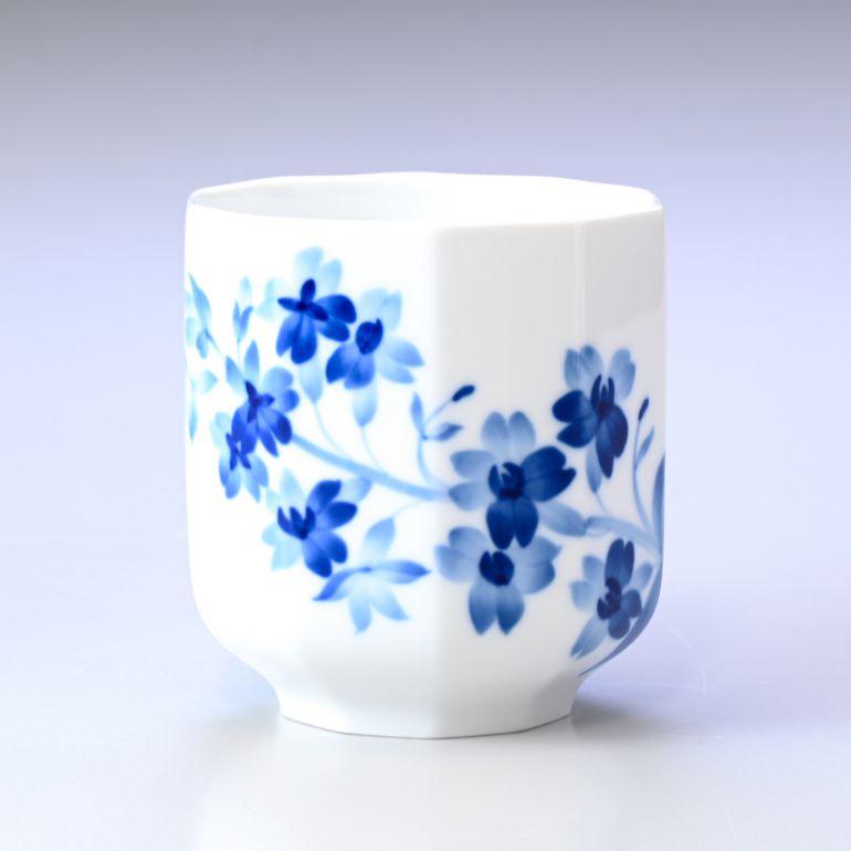 ロイヤルコペンハーゲン ブロムスト ジリーフラワー マグカップ 330ml 1028400 北欧食器 洋食器 ROYAL COPENHAGEN【スペシャルラッピング660円(別売り)】