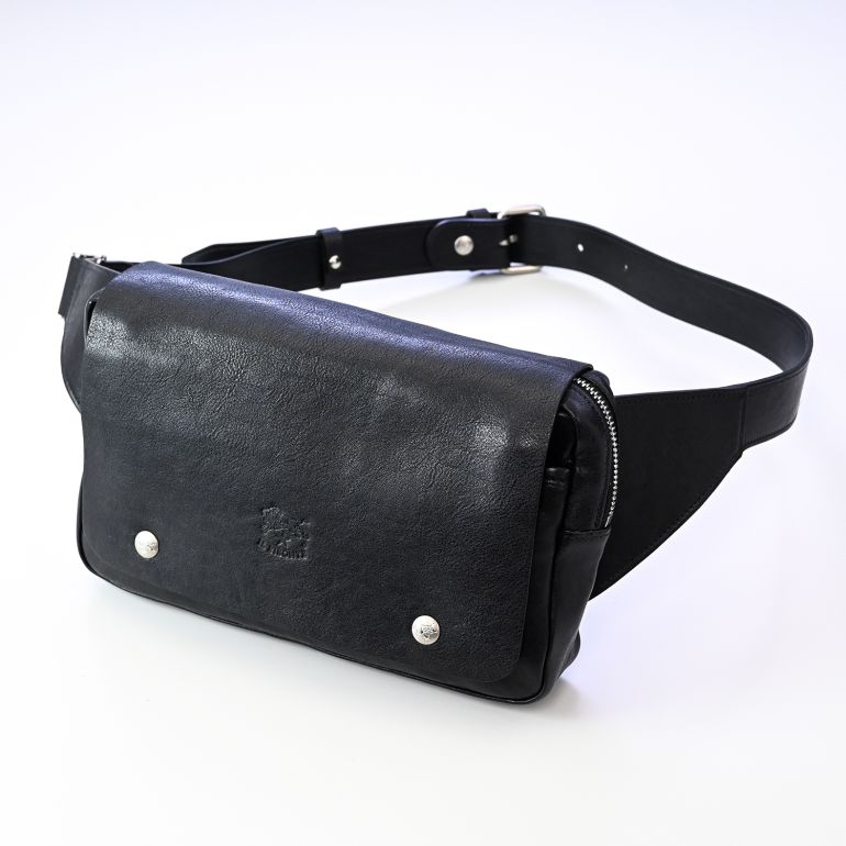 イルビゾンテ ILBISONTE 黒 レザー ボディバッグ イルビゾンテ IL BISONTE ボディバッグ メンズ レディース