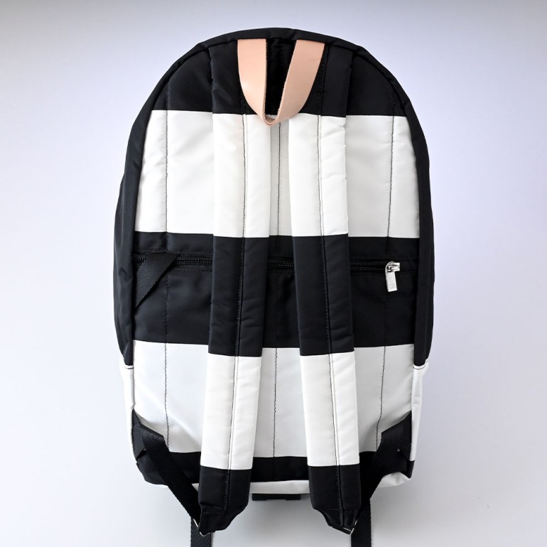 マリメッコ marimekko リュック バックパック デイバッグ Galleria Enni　ギャレリア ホワイト×ブラック　047076 190 北欧雑貨 北欧デザイン