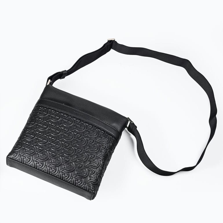 サルヴァトーレフェラガモ　ショルダーバッグ　メンズ 斜め掛け クロスボディ FERRAGAMO フェラガモ ショルダーバッグ/クロスボディバッグ