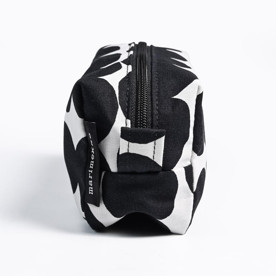 マリメッコ marimekko ポーチ コスメティックポーチ 旅行ポーチ ペンケース Rasymatto ラシィマット ホワイト 047245 190 北欧雑貨 北欧デザイン ネコポス限定 送料無料<br>【スペシャルラッピング660円(別売り)】