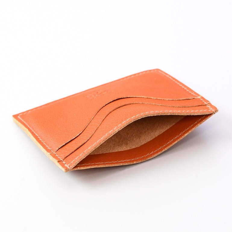 イルビゾンテ IL BISONTE カードケース メンズ レディース バケッタレザー CARAMEL キャラメル ヤキヌメ C1167 EP 145 名入れ可有料 箔押し【スペシャルラッピング660円(別売り)】