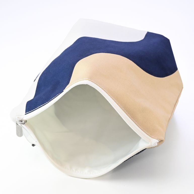 マリメッコ marimekko ポーチ Seireeni セイレーニ ベージュ×ダークブルー 072272 158 北欧雑貨 北欧デザイン ネコポス限定 送料無料<br>【スペシャルラッピング660円(別売り)】