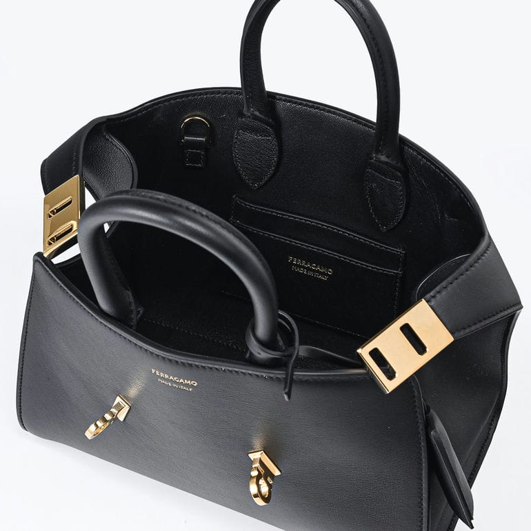 フェラガモ Salvatore Ferragamo サルヴァトーレフェラガモ ハンドバッグ トップハンドル ショルダーバッグ XSサイズ Hug ミニ レディース ブラック 215975 768853 0768853